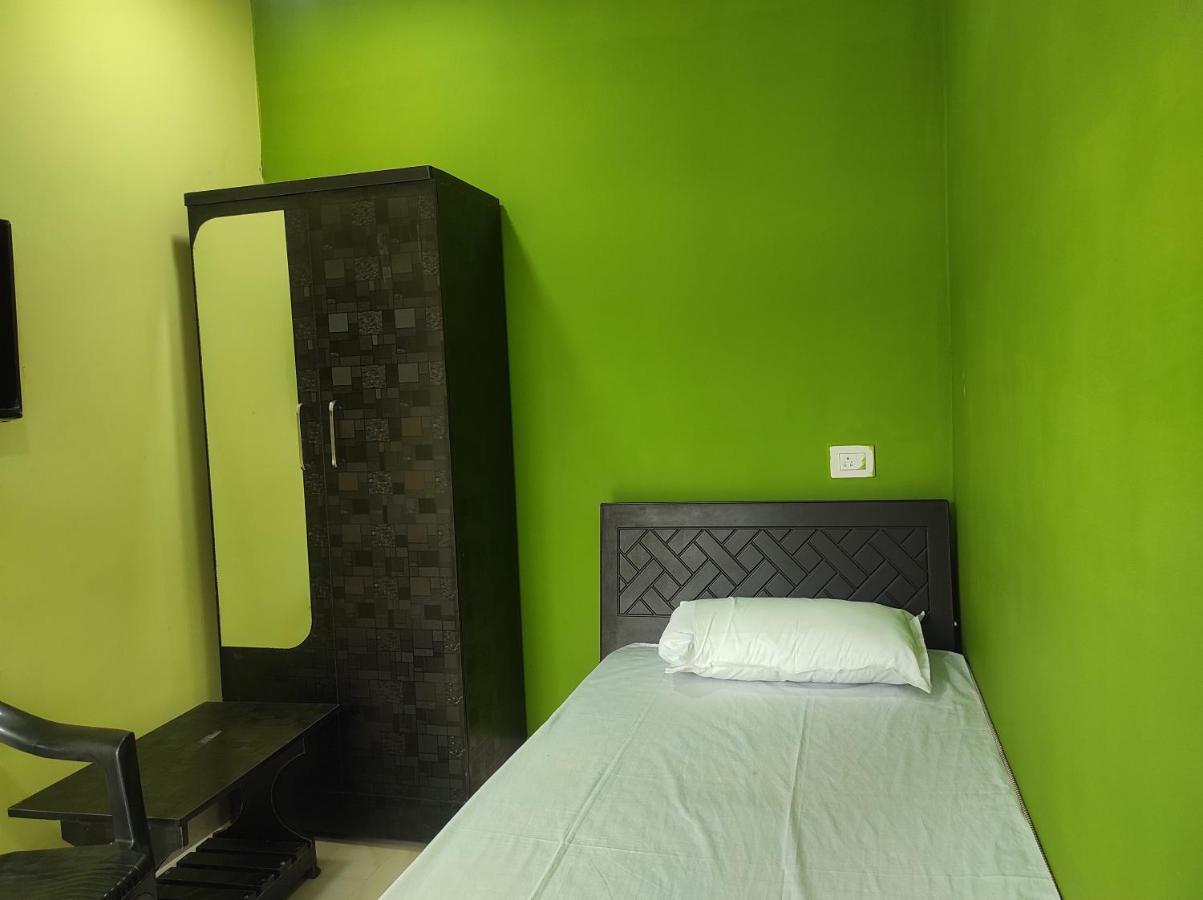 Hotel Sk Lodge Near Guwahati Airport Eksteriør billede